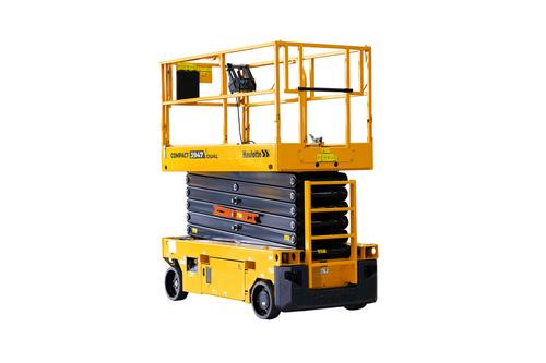 Plataforma elevatória Haulotte 3947E em operação, oferecendo segurança e eficiência em trabalhos em altura.