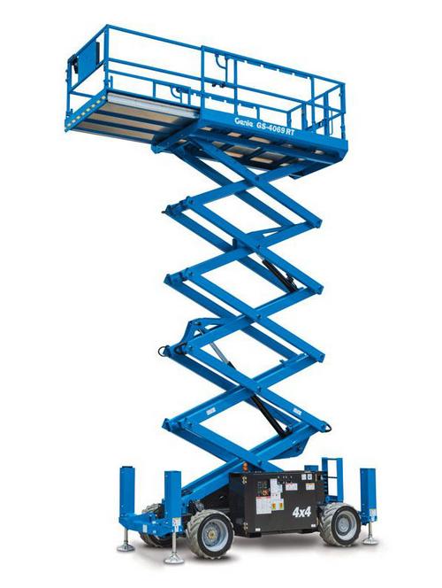Plataforma elevatória GS-4069 DC da Genie em operação, ideal para trabalhos em altura com segurança e eficiência.