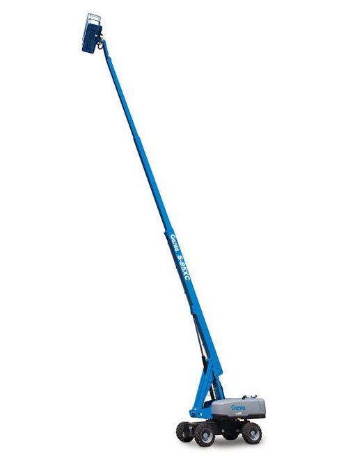 Plataforma elevatória S-65 Xtra Capacity da Genie em operação, destacando suas características robustas e capacidade de carga.